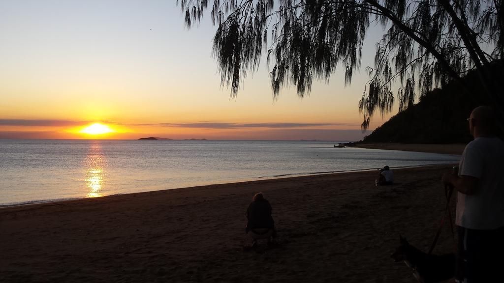 Arcadia Beach Guest House And Car Hire Nelly Bay Extérieur photo